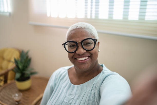 imgi_20_mature-woman-taking-a-selfie-or-filming-at-home-camera-point-of-view imgi_20_mature-woman-taking-a-selfie-or-filming-at-home-camera-point-of-view