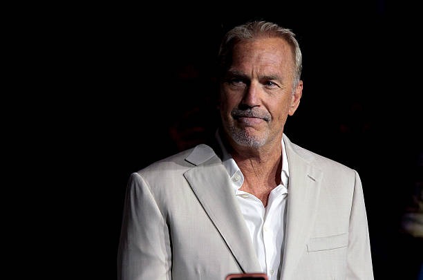 imgi_7_mexico-city-mexico-kevin-costner-attends-the-méxico-siglo-xxi-forum-at-auditorio-nacional-on